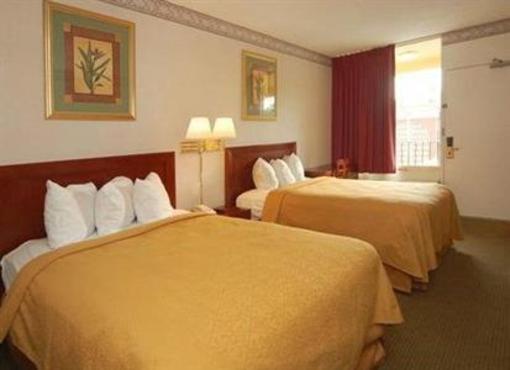 фото отеля Quality Inn Midtown Tampa