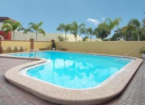 фото отеля Quality Inn Midtown Tampa