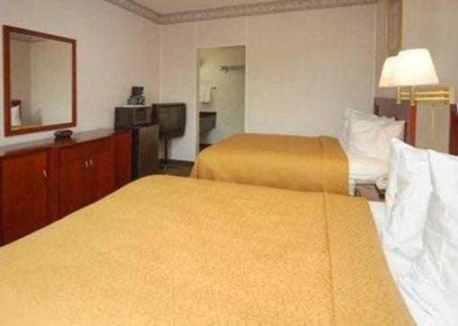 фото отеля Quality Inn Midtown Tampa