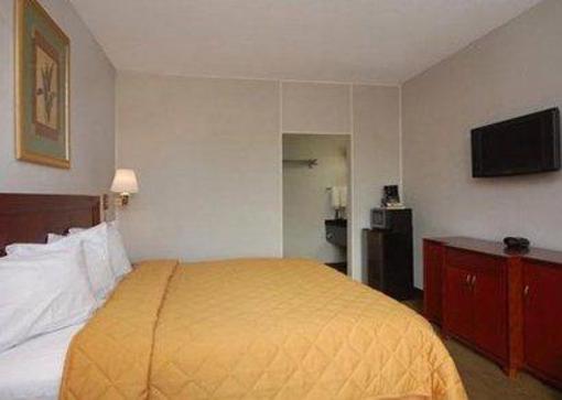 фото отеля Quality Inn Midtown Tampa