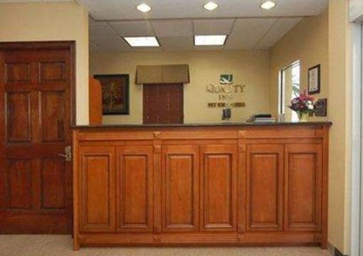 фото отеля Quality Inn Midtown Tampa