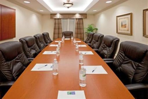 фото отеля Holiday Inn Express Hotel & Suites Waxahachie