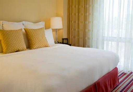 фото отеля Renaissance Charlotte Suites