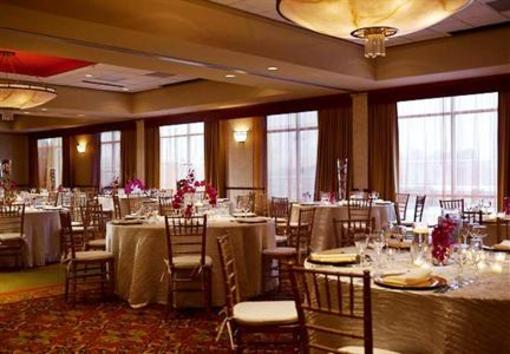 фото отеля Renaissance Charlotte Suites