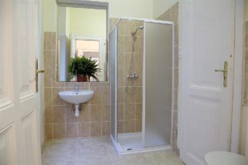фото отеля Maverick Hostel and Doubles