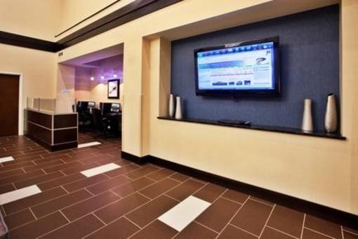 фото отеля Holiday Inn Express & Suites Atlanta Airport West - Camp Creek