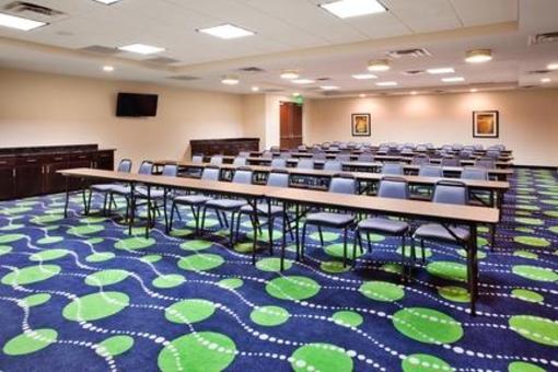 фото отеля Holiday Inn Express & Suites Atlanta Airport West - Camp Creek