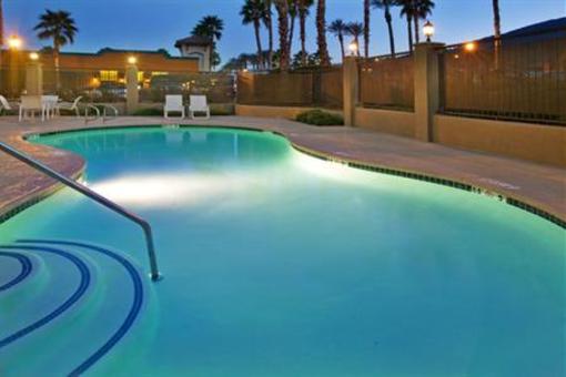 фото отеля Holiday Inn Express Hotel & Suites Rancho Mirage