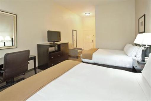 фото отеля Holiday Inn Express Hotel & Suites Rancho Mirage