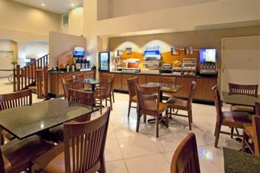 фото отеля Holiday Inn Express Hotel & Suites Rancho Mirage