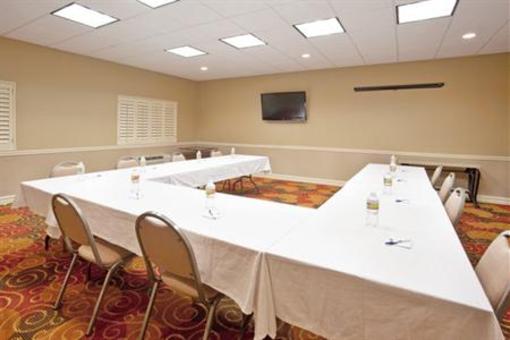фото отеля Holiday Inn Express Hotel & Suites Rancho Mirage