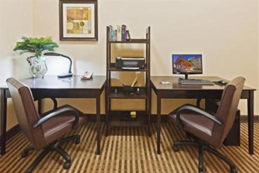 фото отеля Holiday Inn Express Oklahoma City Northwest