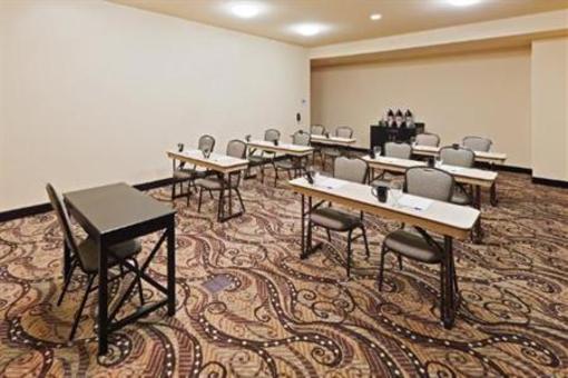 фото отеля Holiday Inn Express Oklahoma City Northwest