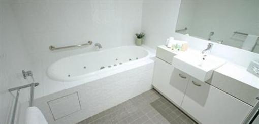 фото отеля Coolum Seaside Apartments