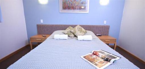 фото отеля Coolum Seaside Apartments