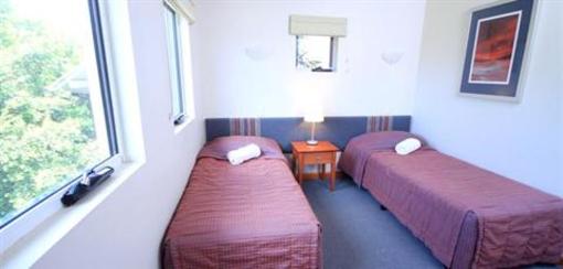 фото отеля Coolum Seaside Apartments