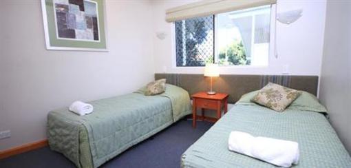 фото отеля Coolum Seaside Apartments