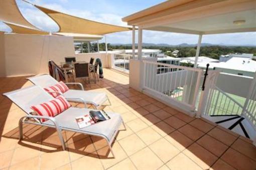 фото отеля Coolum Seaside Apartments