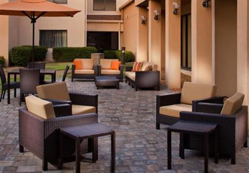 фото отеля Courtyard by Marriott Memphis Airport