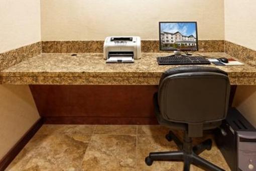 фото отеля Holiday Inn Express Hotel & Suites Jantzen Beach Portland