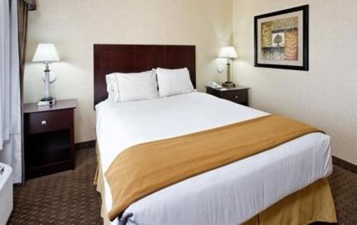 фото отеля Holiday Inn Express Hotel & Suites Jantzen Beach Portland