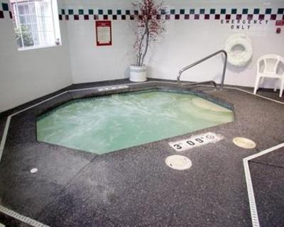 фото отеля Holiday Inn Express Hotel & Suites Jantzen Beach Portland