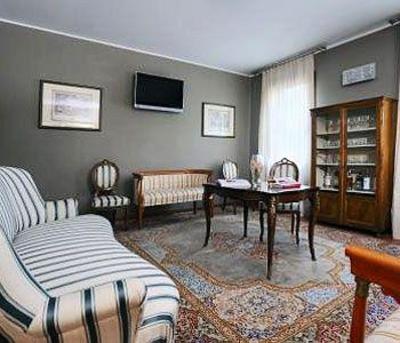 фото отеля Small Hotel Royal
