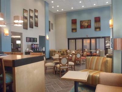 фото отеля Hampton Inn & Suites Wiggins