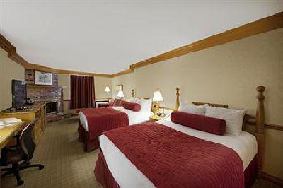 фото отеля BEST WESTERN PLUS Parkway Inn & Conference Centre