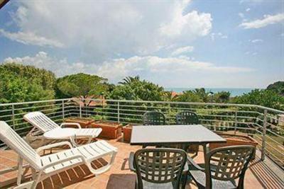 фото отеля Camping Village Baia Azzurra Club