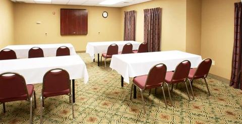 фото отеля Hampton Inn & Suites Newport News (Oyster Point)