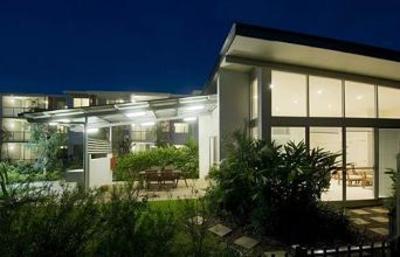 фото отеля Whale Cove Resort and Apartments