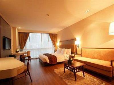 фото отеля Adelphi Suites Bangkok