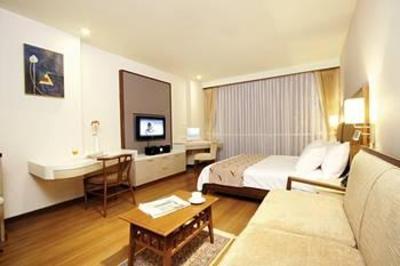 фото отеля Adelphi Suites Bangkok