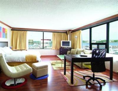 фото отеля Radisson Plaza Hotel - Harbourfront Kingston