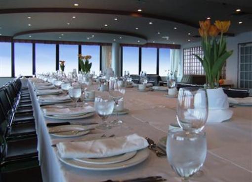 фото отеля Radisson Plaza Hotel - Harbourfront Kingston