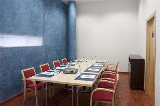 фото отеля Holiday Inn Express Molins De Rei