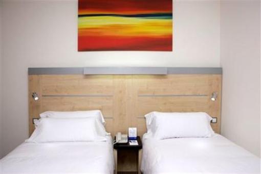 фото отеля Holiday Inn Express Molins De Rei