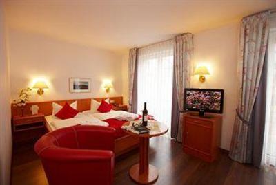 фото отеля Strandhotel Baabe