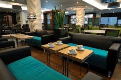 фото отеля Holiday Inn Express London-Heathrow T5