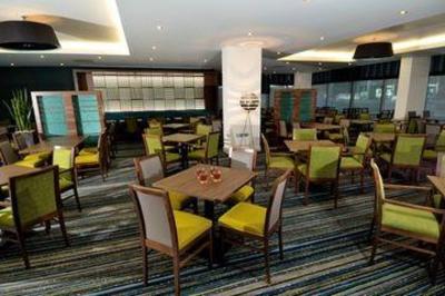 фото отеля Holiday Inn Express London-Heathrow T5