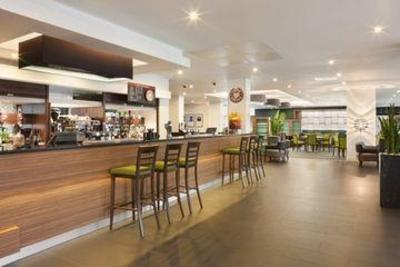 фото отеля Holiday Inn Express London-Heathrow T5
