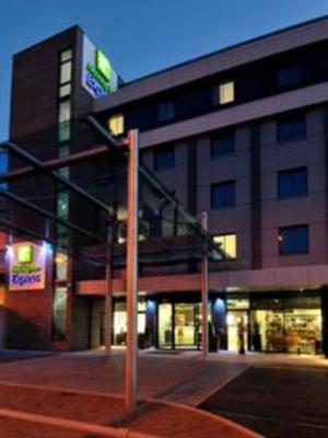 фото отеля Holiday Inn Express London-Heathrow T5
