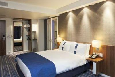 фото отеля Holiday Inn Express London-Heathrow T5