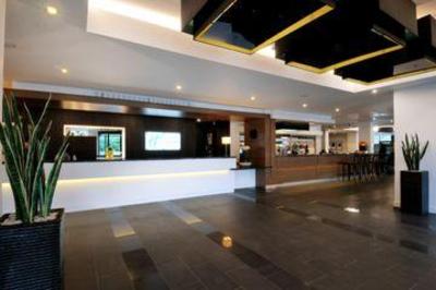 фото отеля Holiday Inn Express London-Heathrow T5