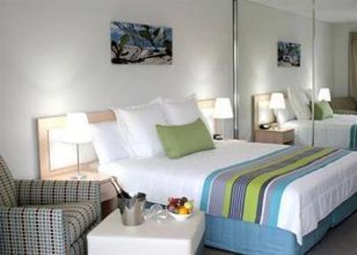 фото отеля Quality Suites Pioneer Sands