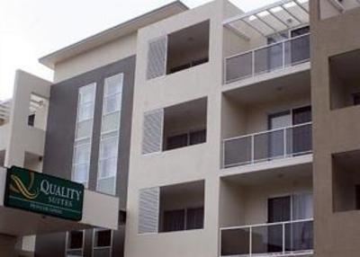 фото отеля Quality Suites Pioneer Sands