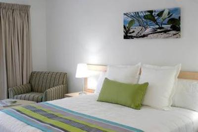 фото отеля Quality Suites Pioneer Sands