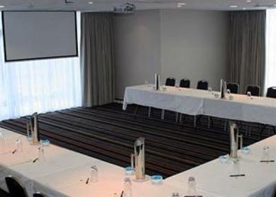 фото отеля Quality Suites Pioneer Sands
