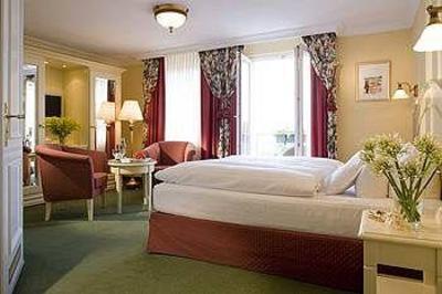 фото отеля Strandhotel Heringsdorf